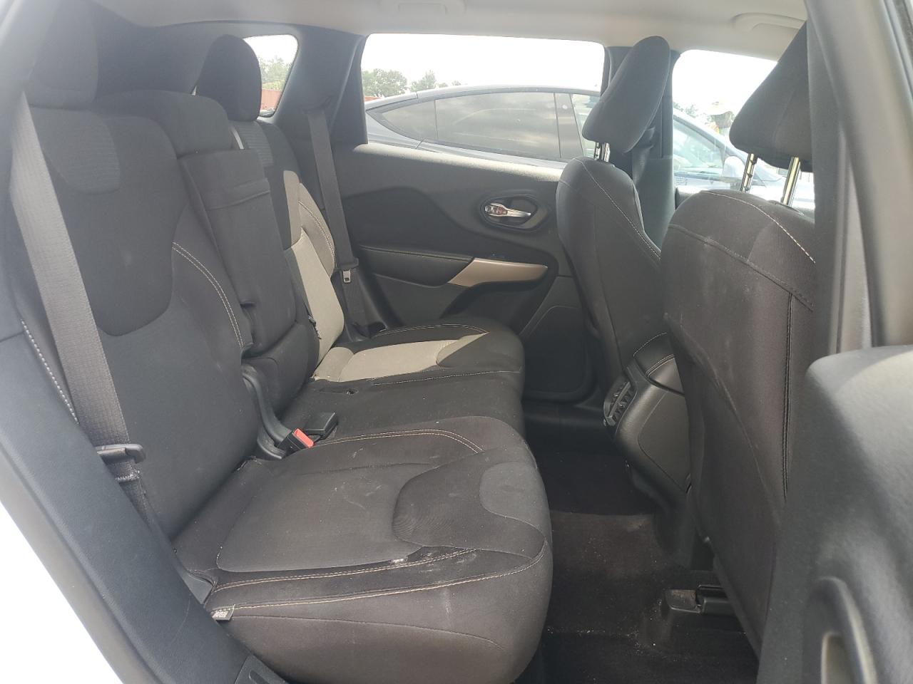 2017 Jeep Cherokee Latitude VIN: 1C4PJLCB3HD221509 Lot: 81204085