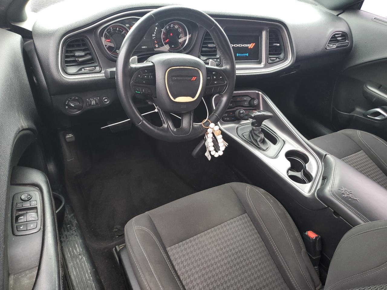 2018 Dodge Challenger Sxt VIN: 2C3CDZAG0JH162133 Lot: 70996025