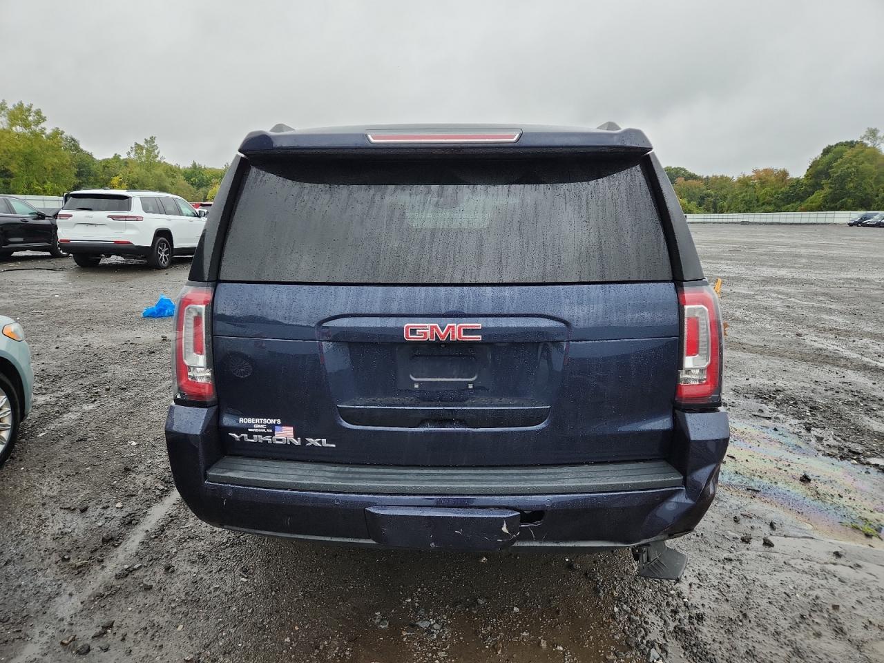 2018 GMC Yukon Xl K1500 Slt VIN: 1GKS2GKC4JR318725 Lot: 83813505