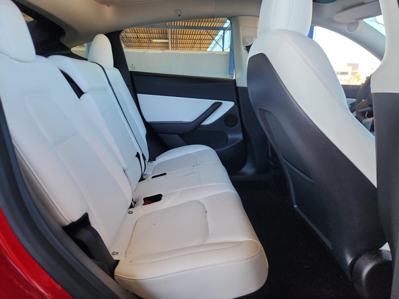 2022 Tesla Model Y VIN: 7SAYGDEE2NF355581 Lot: 81522765