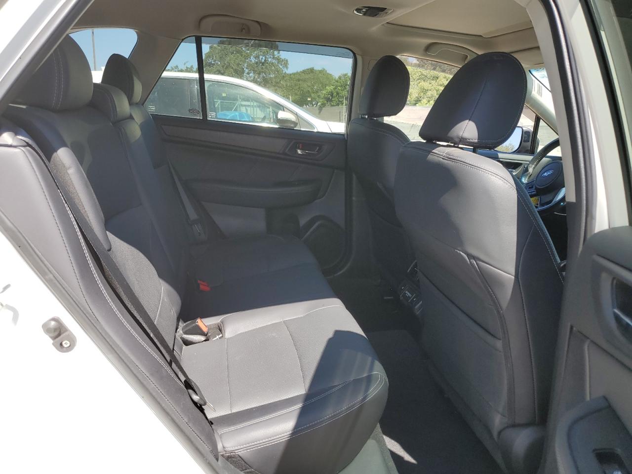 2018 Subaru Outback 2.5I Limited VIN: 4S4BSANC2J3255370 Lot: 81046965