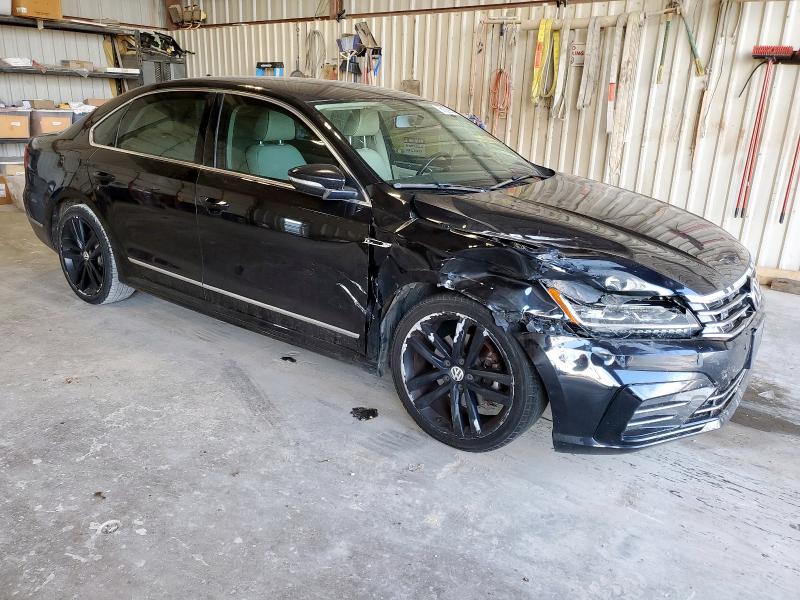  VOLKSWAGEN PASSAT 2017 Черный