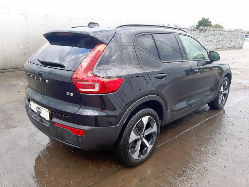 2024 VOLVO XC40 + B3 MHEV AUTO 