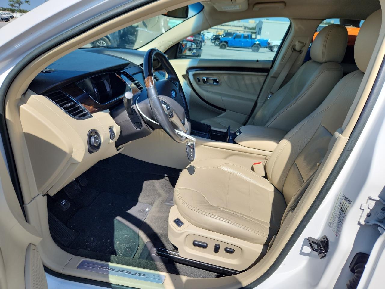 2014 Ford Taurus Limited VIN: 1FAHP2F80EG128511 Lot: 81620925