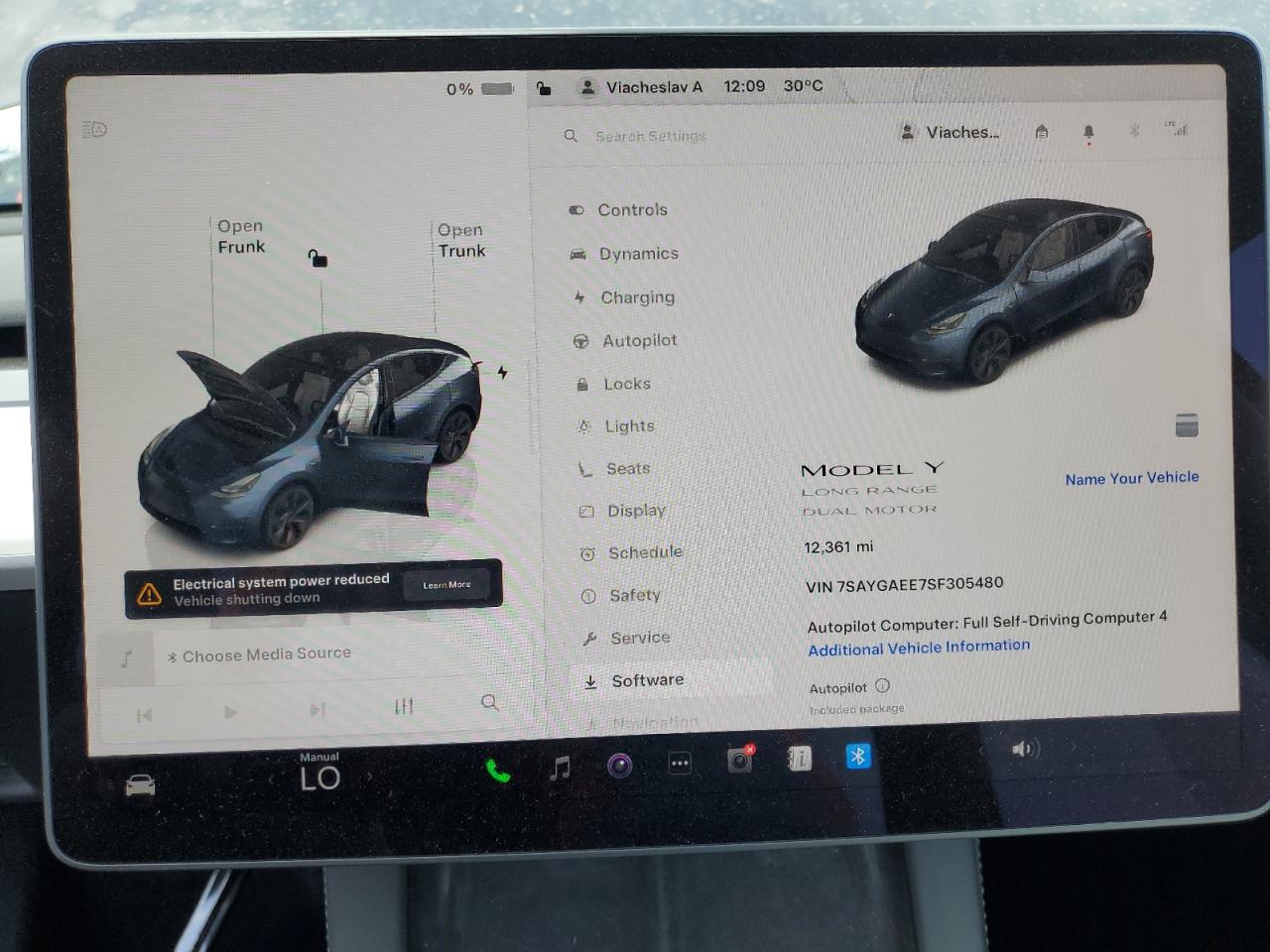 2025 Tesla Model Y VIN: 7SAYGAEE7SF305480 Lot: 70413335