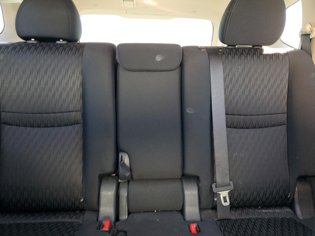 2017 Nissan Rogue S VIN: KNMAT2MV7HP543104 Lot: 84281675