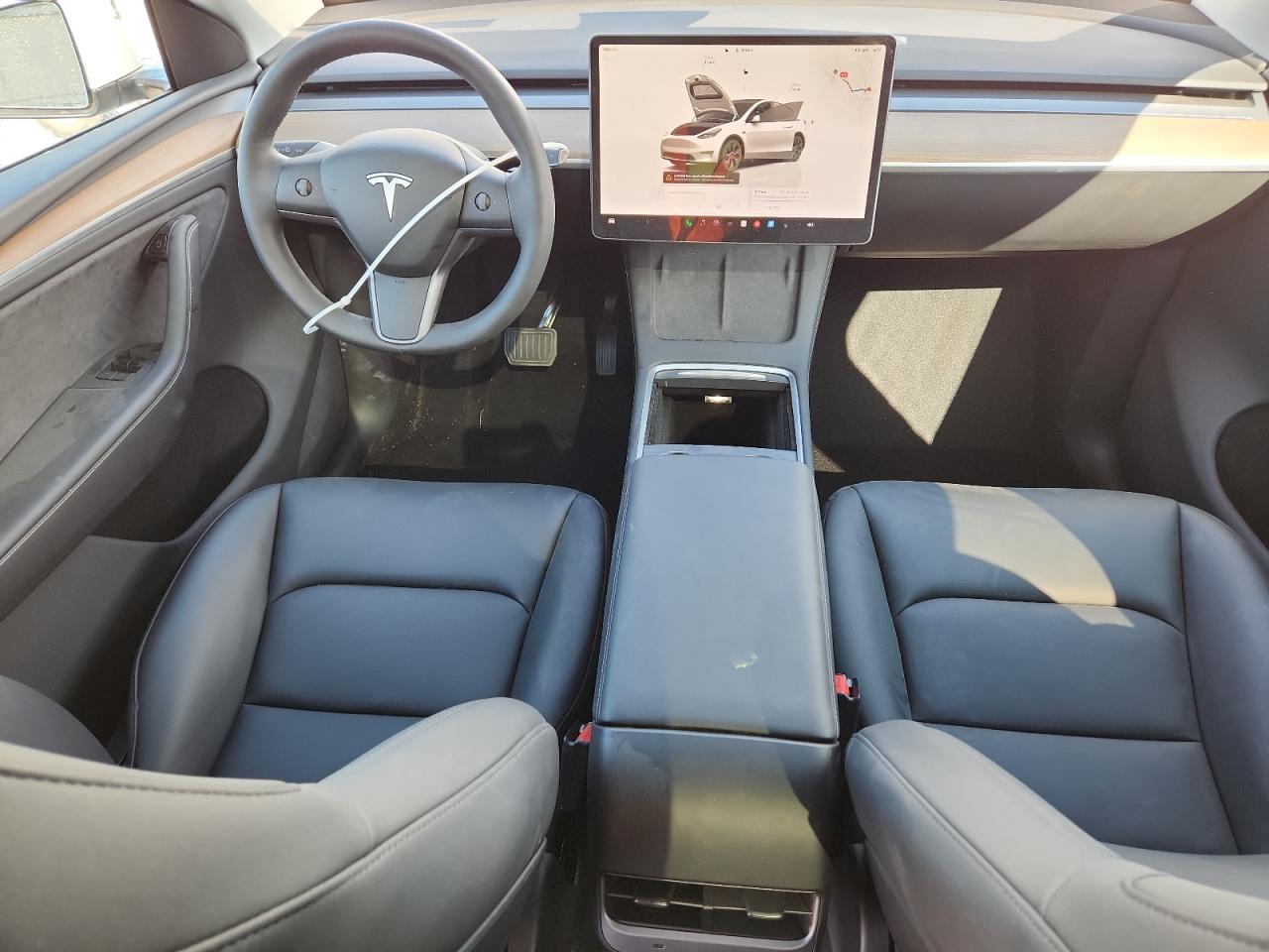 2025 Tesla Model Y VIN: 7SAYGDEE1SA358979 Lot: 71098965