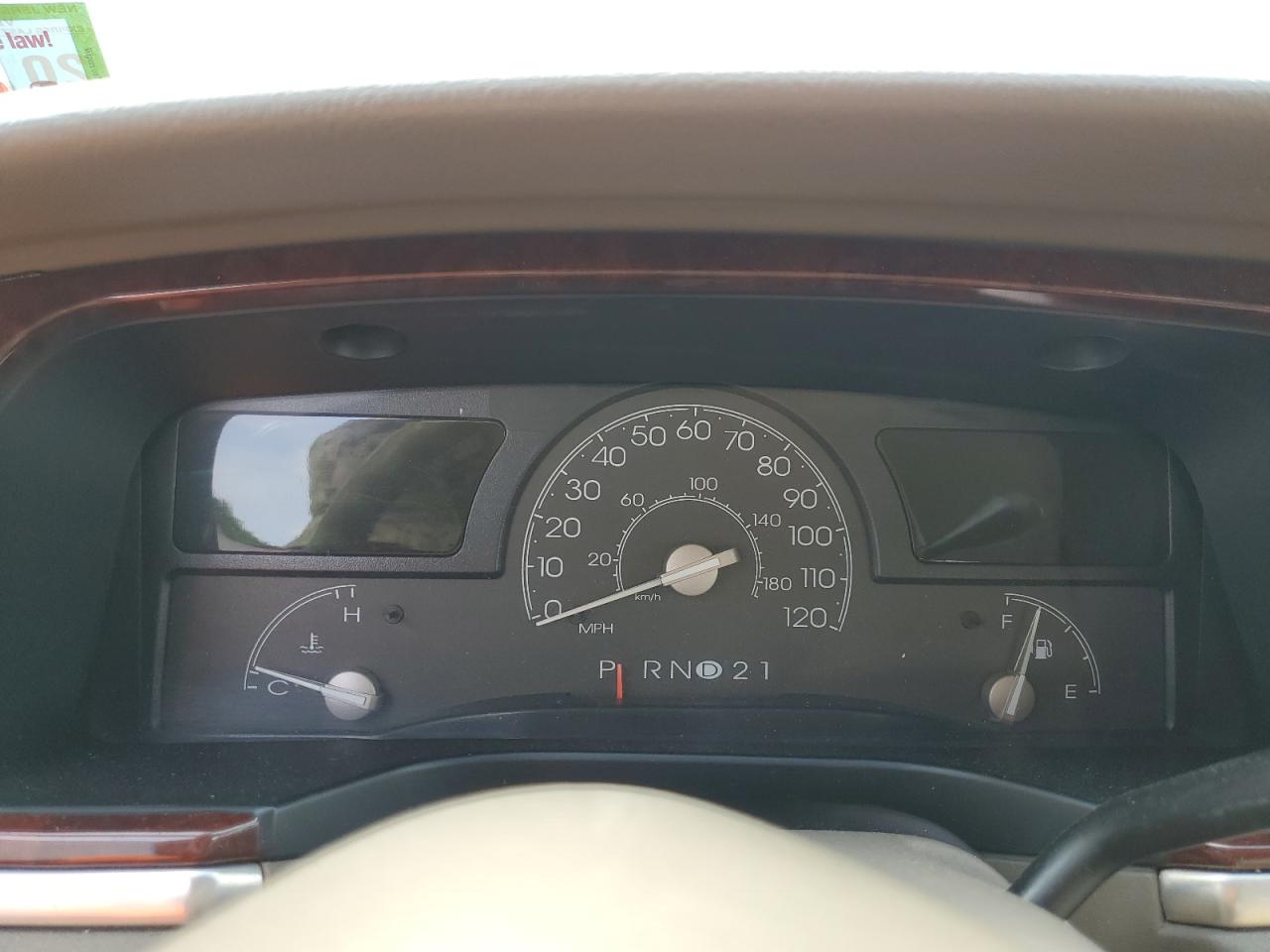 2003 Lincoln Town Car Executive VIN: 1LNHM81W63Y681498 Lot: 83859535