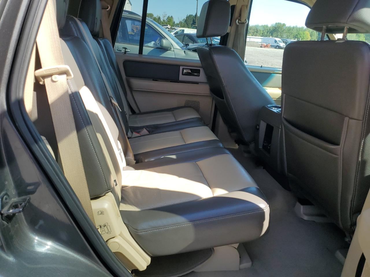 2007 Ford Expedition Eddie Bauer VIN: 1FMFU18507LA26347 Lot: 81624925