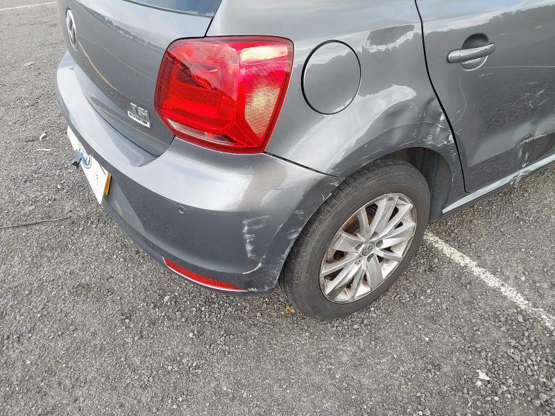 2015 VOLKSWAGEN POLO SE