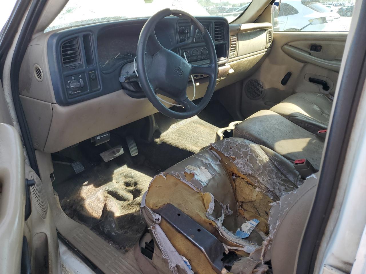 2002 Chevrolet Silverado C2500 Heavy Duty VIN: 1GCHC23U82F125526 Lot: 84210525