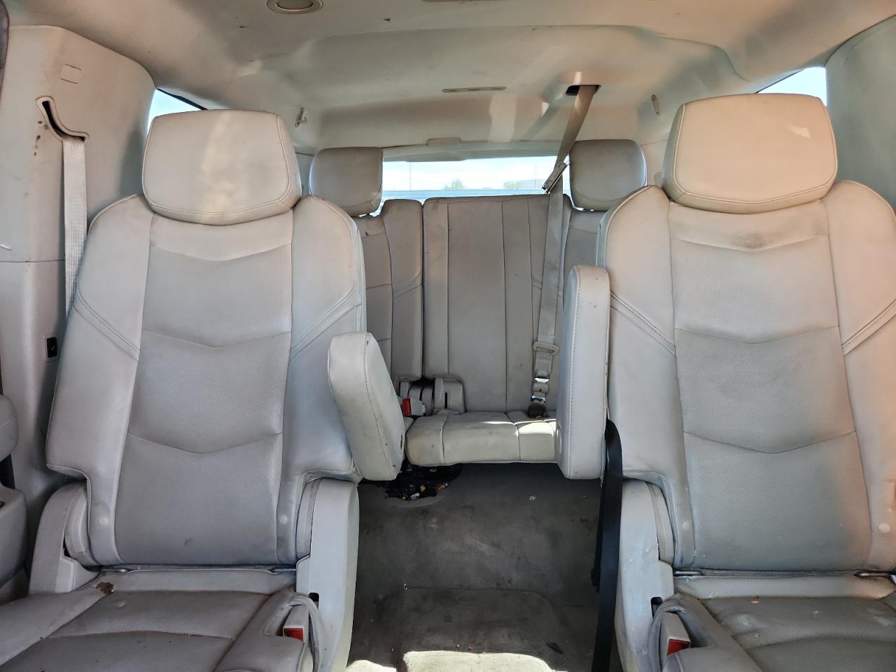 2015 Cadillac Escalade Esv Luxury VIN: 1GYS3SKJ3FR647668 Lot: 81717915