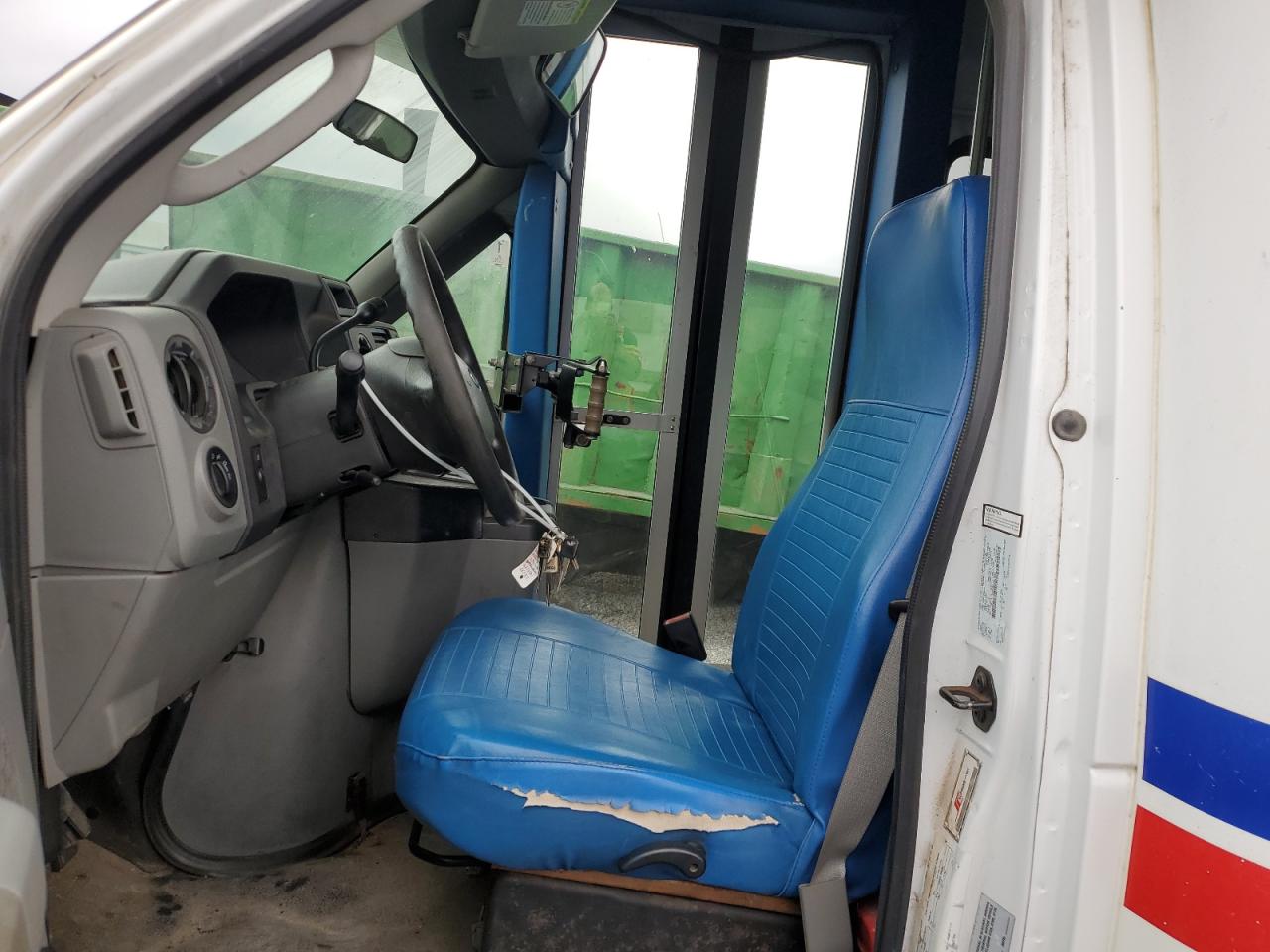 2009 Ford Econoline E450 Super Duty Cutaway Van VIN: 1FDFE45S09DA73531 Lot: 83851005