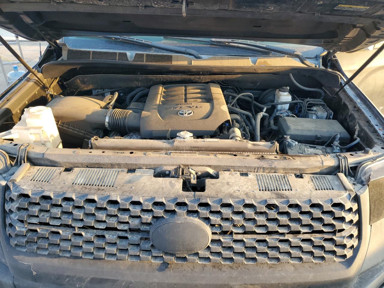 2018 Toyota Tundra Crewmax Sr5 VIN: 5TFDY5F19JX758726 Lot: 81632635