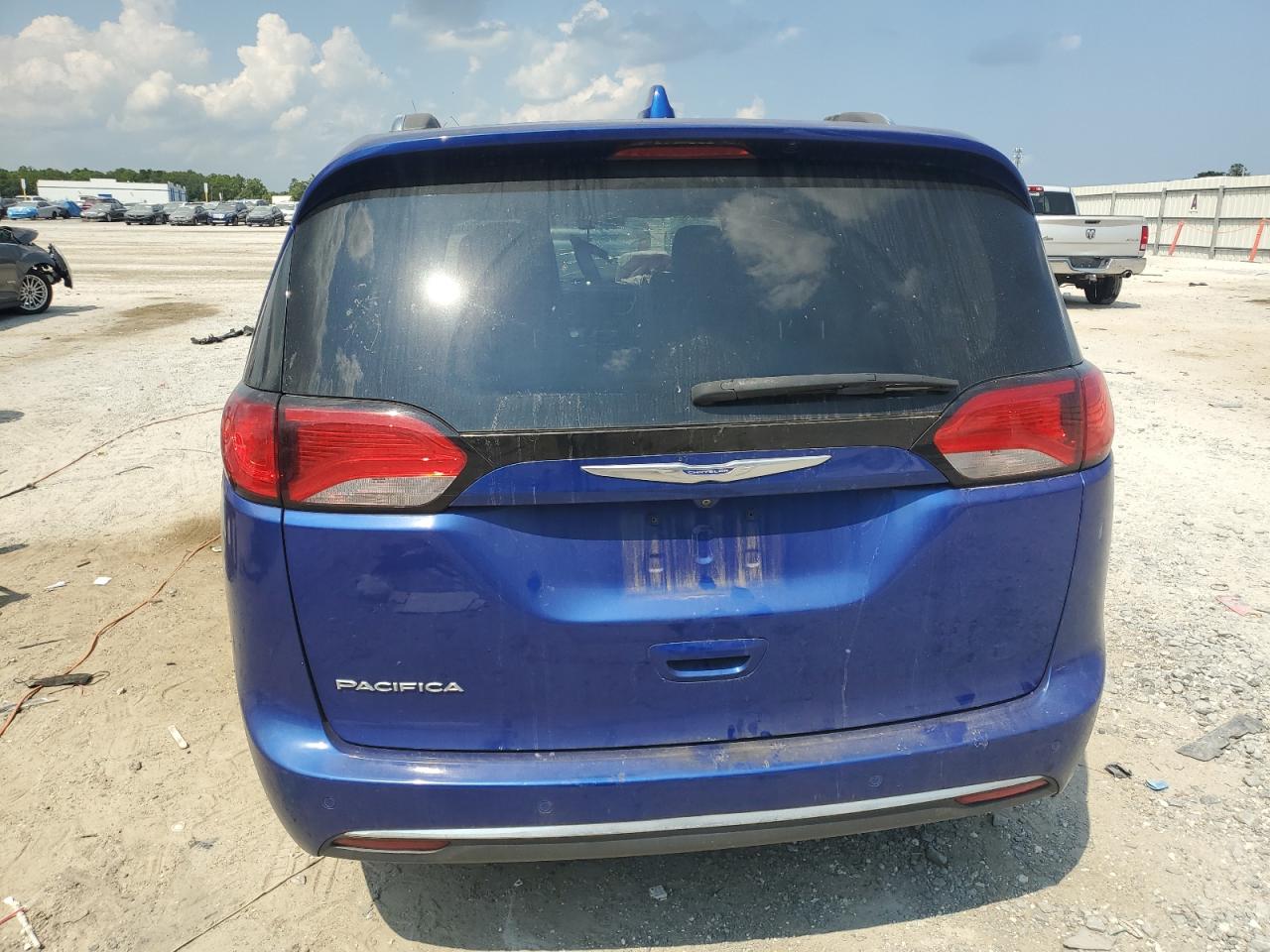 2018 Chrysler Pacifica Touring L VIN: 2C4RC1BG0JR351013 Lot: 81628045