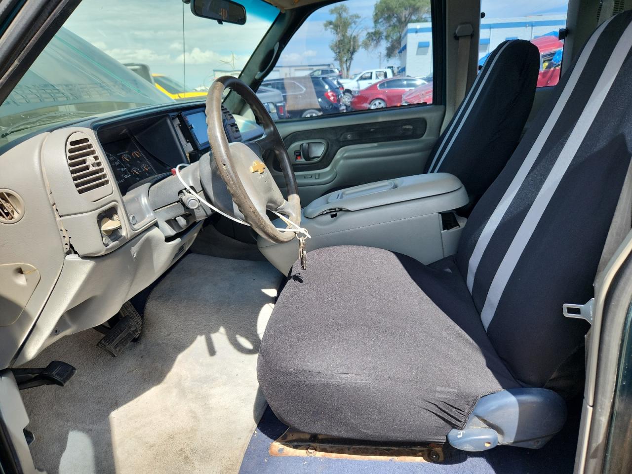 1995 Chevrolet Gmt-400 C1500 VIN: 2GCEC19K1S1274287 Lot: 81642035