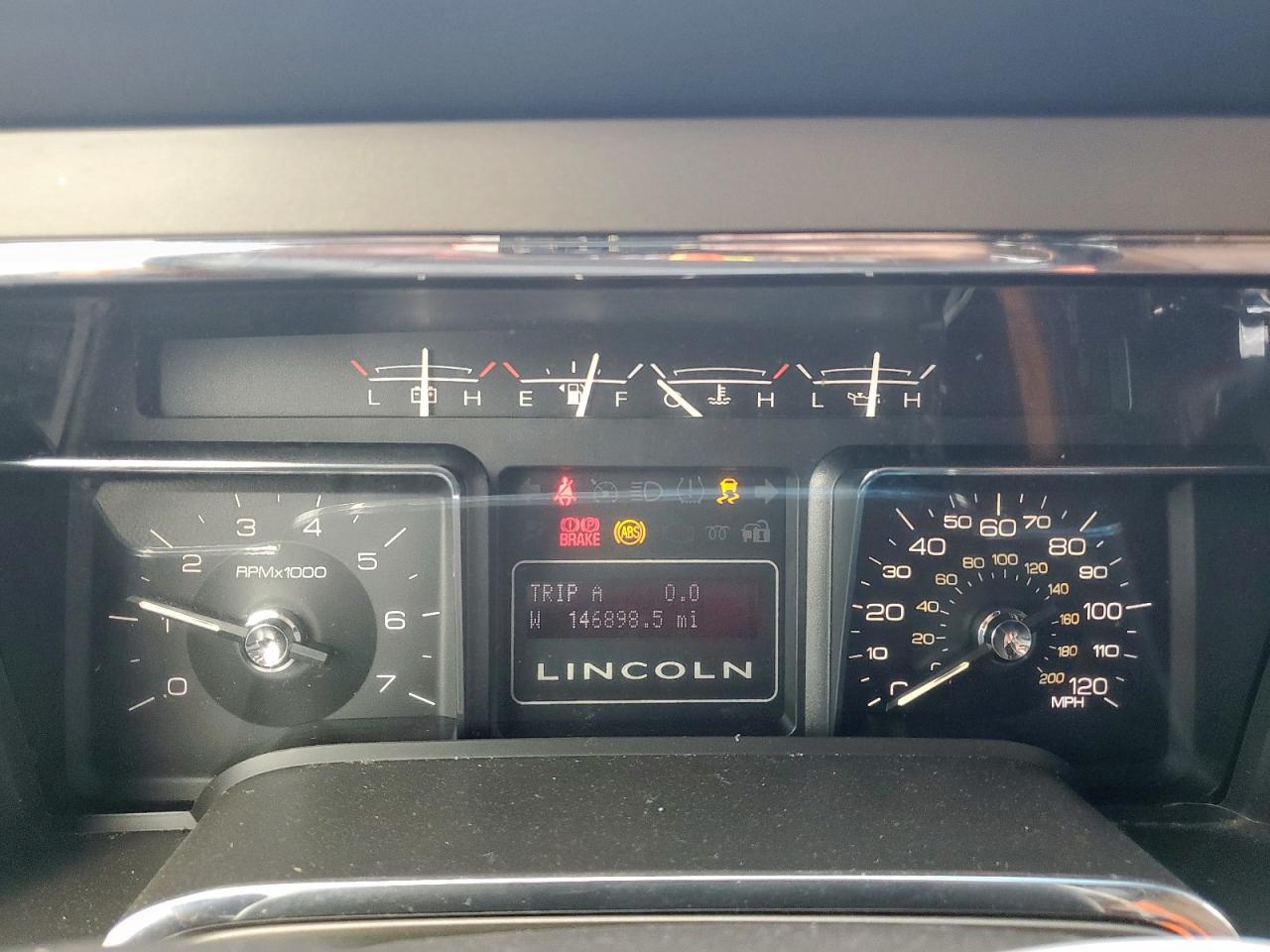 2011 Lincoln Navigator VIN: 5LMJJ2H52BEJ01570 Lot: 81738845