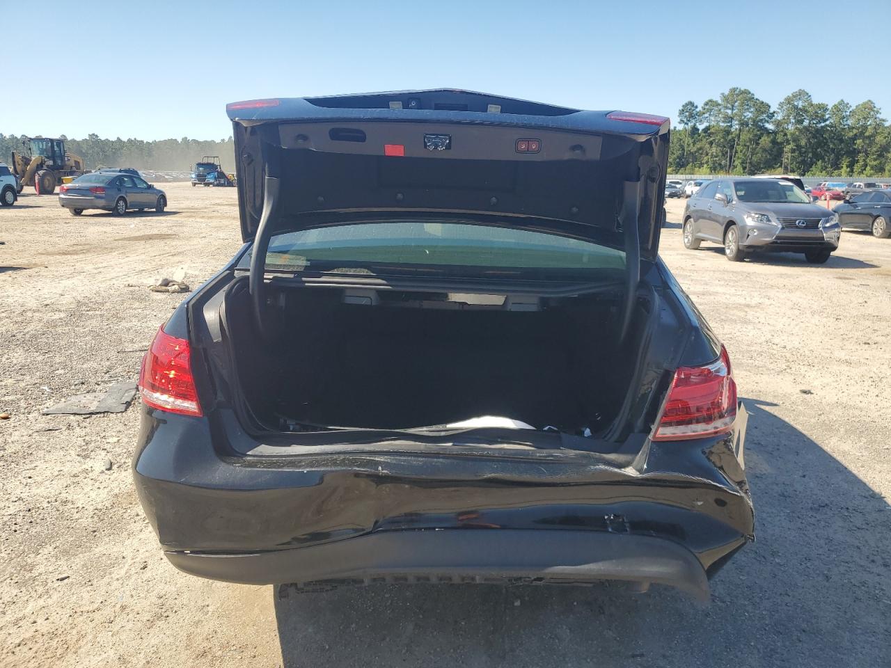 2015 Mercedes-Benz E 350 VIN: WDDHF5KB9FB104700 Lot: 70983245