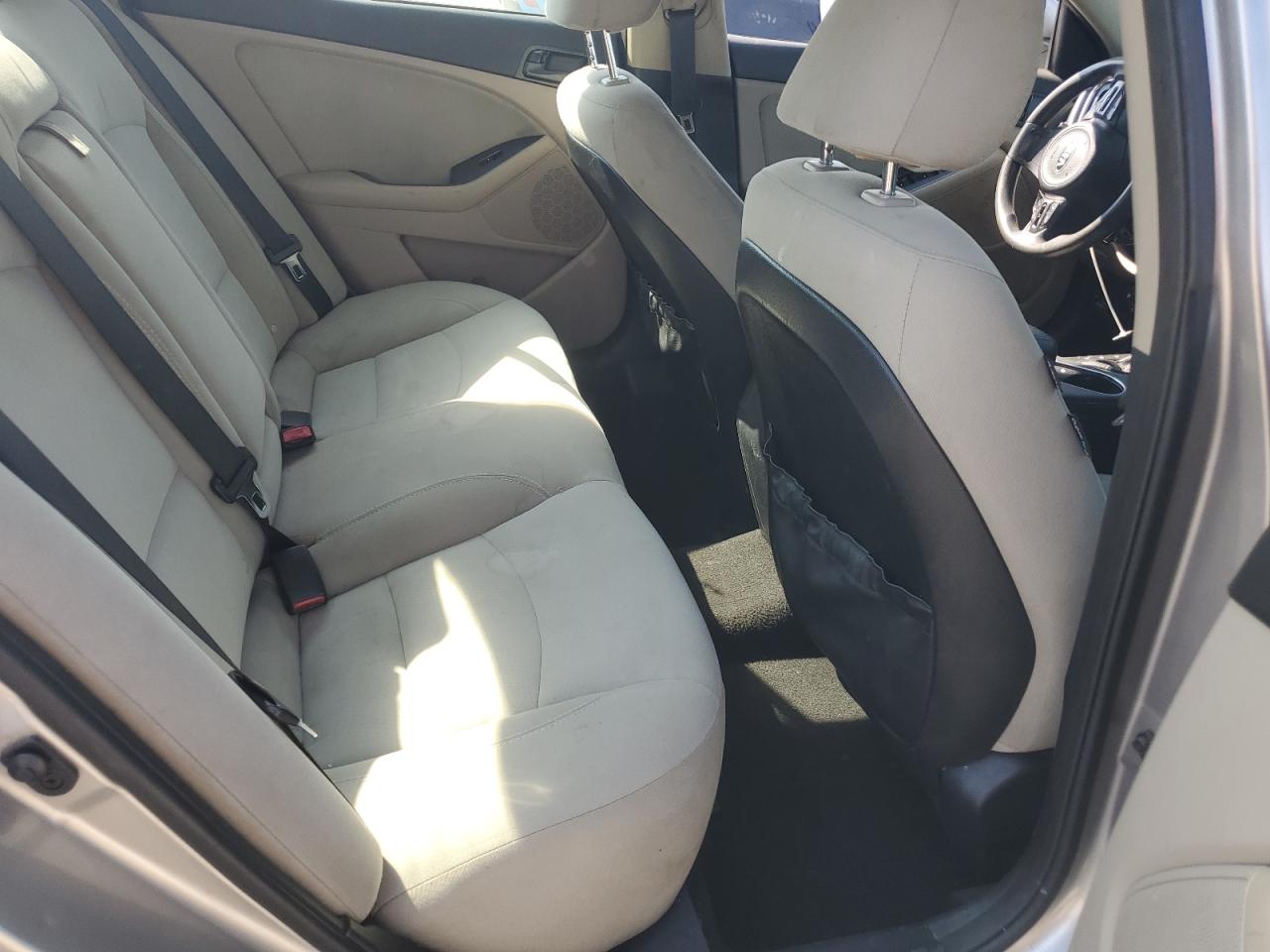 2015 Kia Optima Lx VIN: 5XXGM4A72FG381931 Lot: 80223825