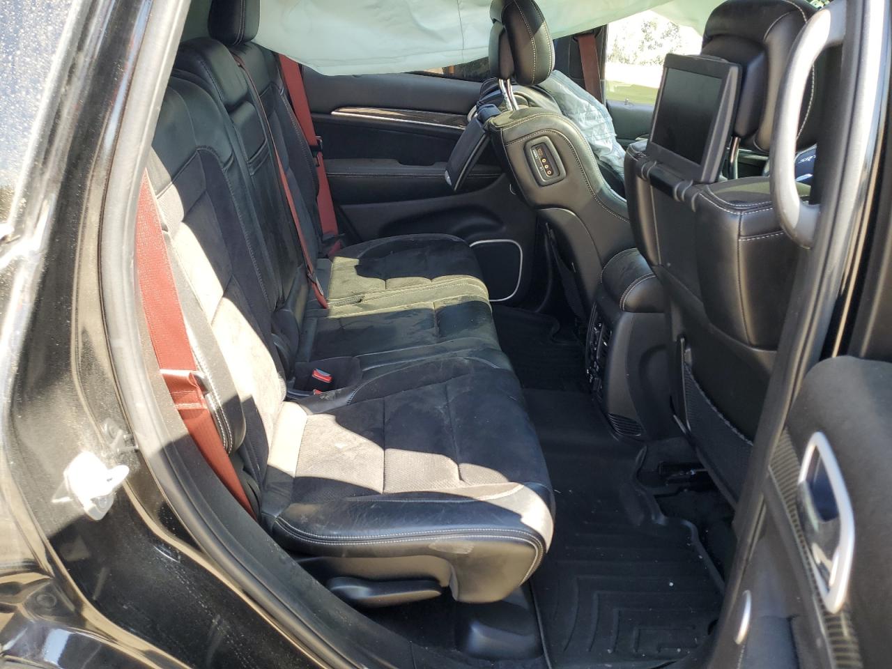 2018 Jeep Grand Cherokee Srt-8 VIN: 1C4RJFDJ6JC276497 Lot: 71079795