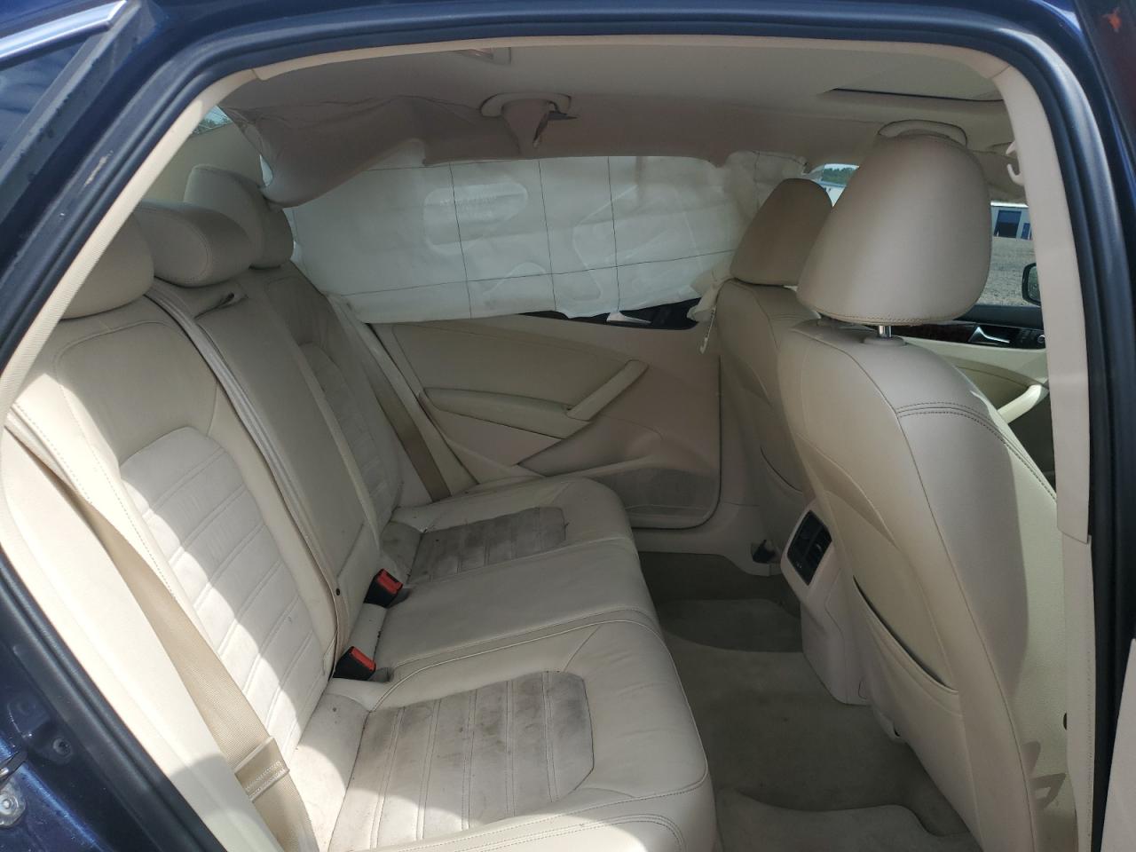 2013 Volkswagen Passat Sel VIN: 1VWCN7A37DC106298 Lot: 81647695