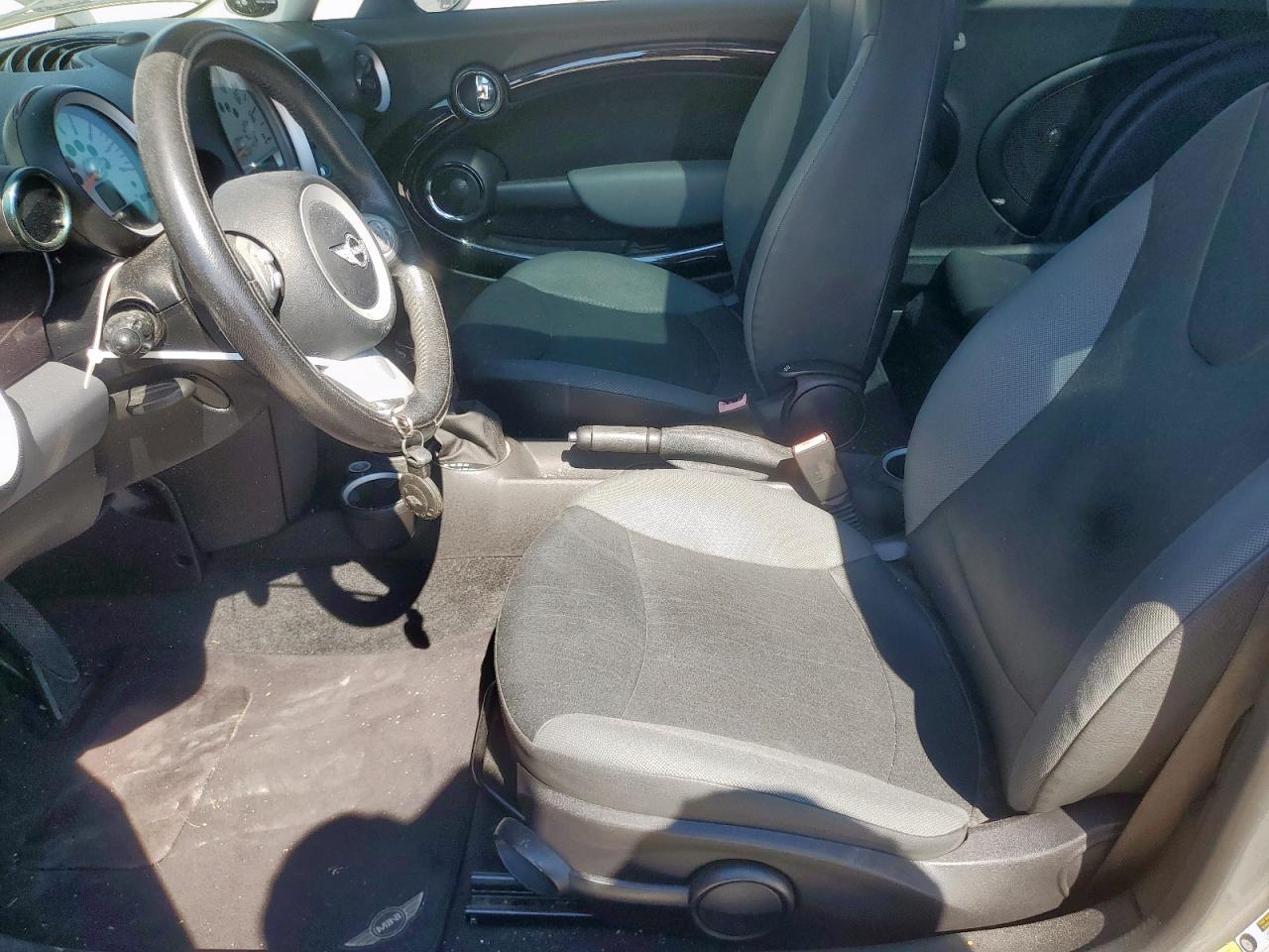 2010 Mini Cooper VIN: WMWMF3C53ATZ22963 Lot: 84056975