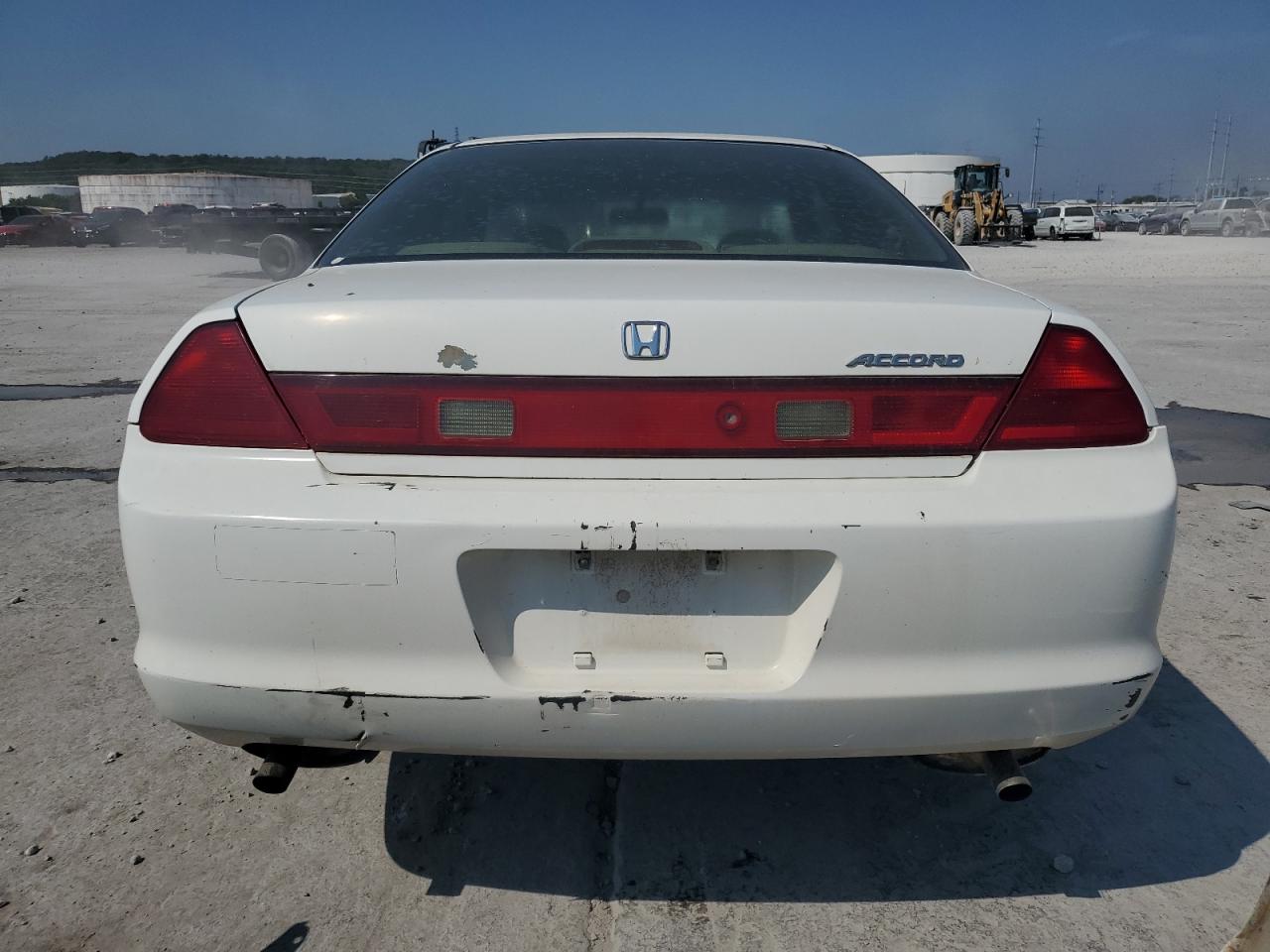 1999 Honda Accord Ex VIN: 1HGCG2252XA013903 Lot: 80669105