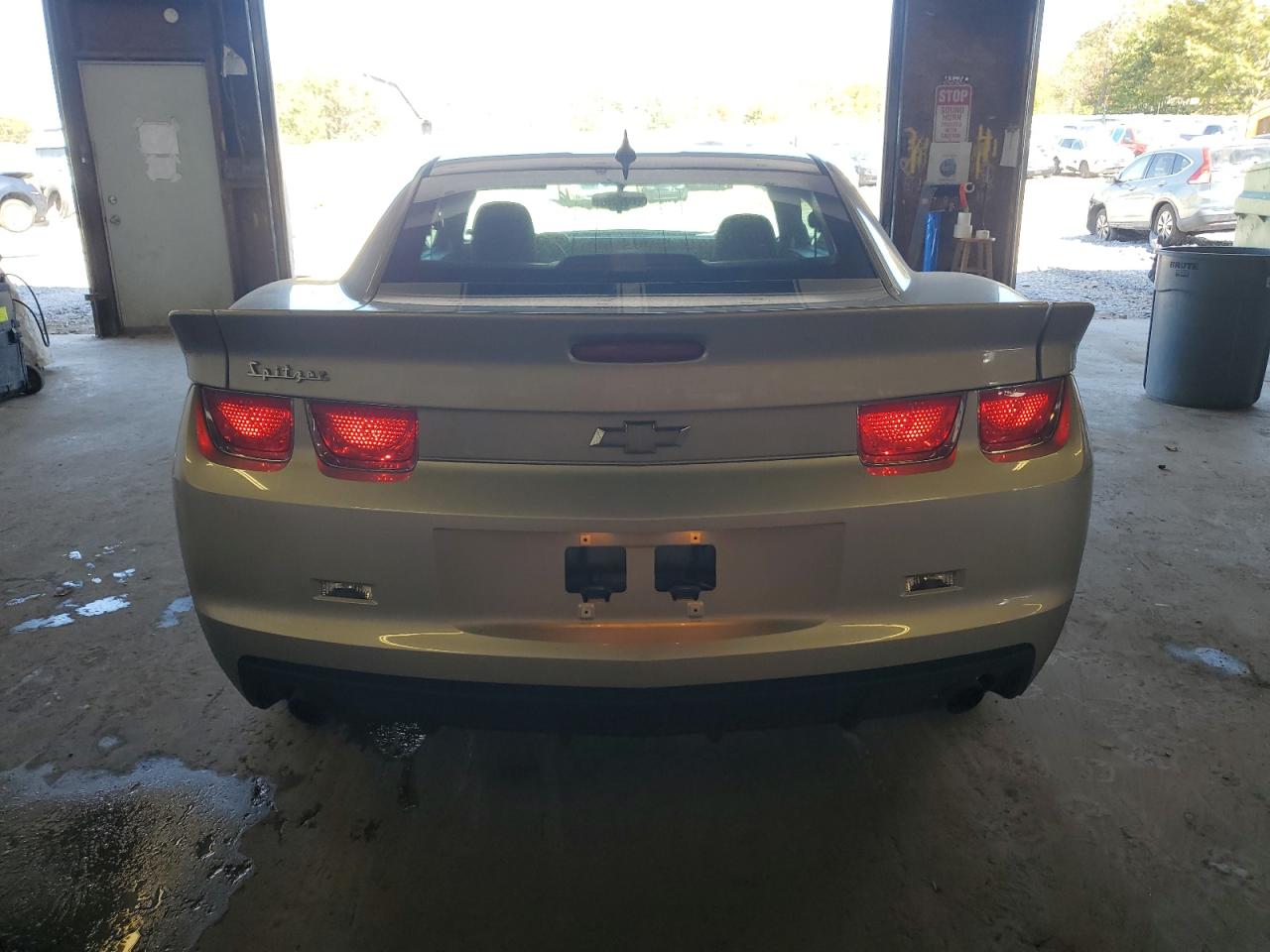 2011 Chevrolet Camaro Ls VIN: 2G1FA1ED3B9138500 Lot: 81261285