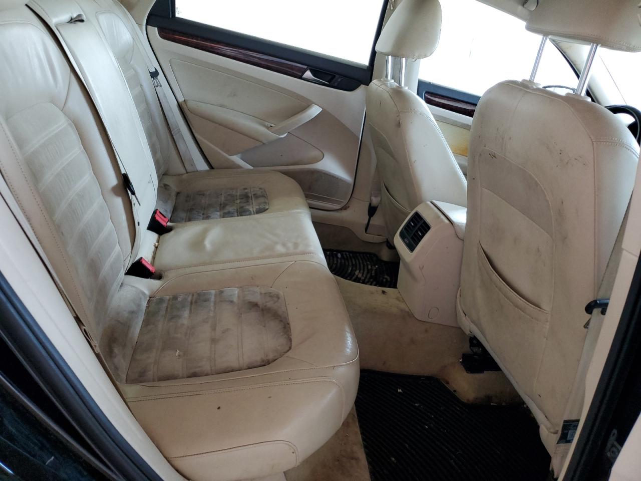 2013 Volkswagen Passat Sel VIN: 1VWCN7A30DC136176 Lot: 70900325