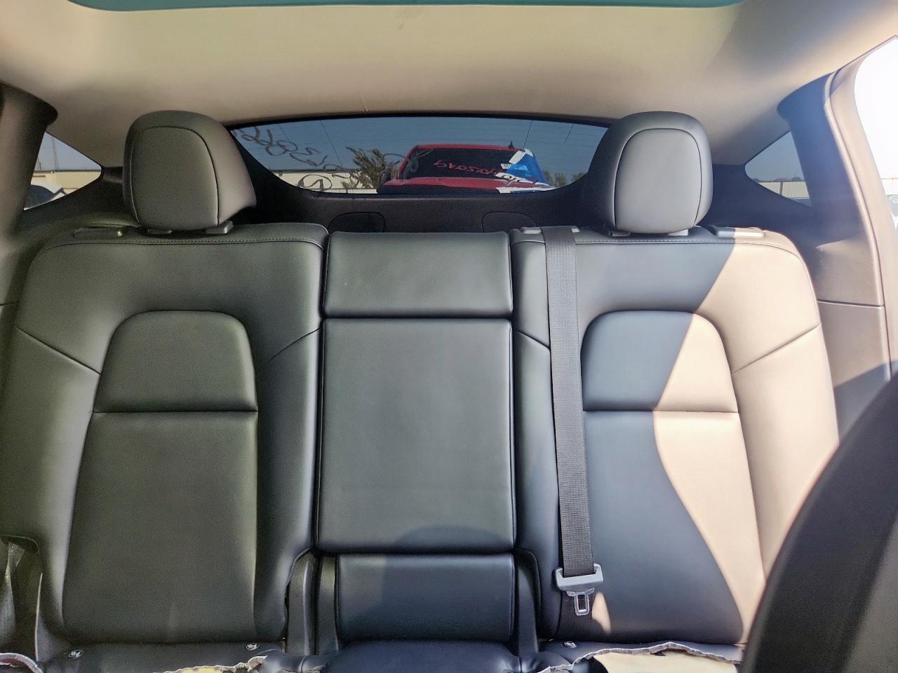 2022 Tesla Model Y VIN: 7SAYGDEF9NF352427 Lot: 71035525