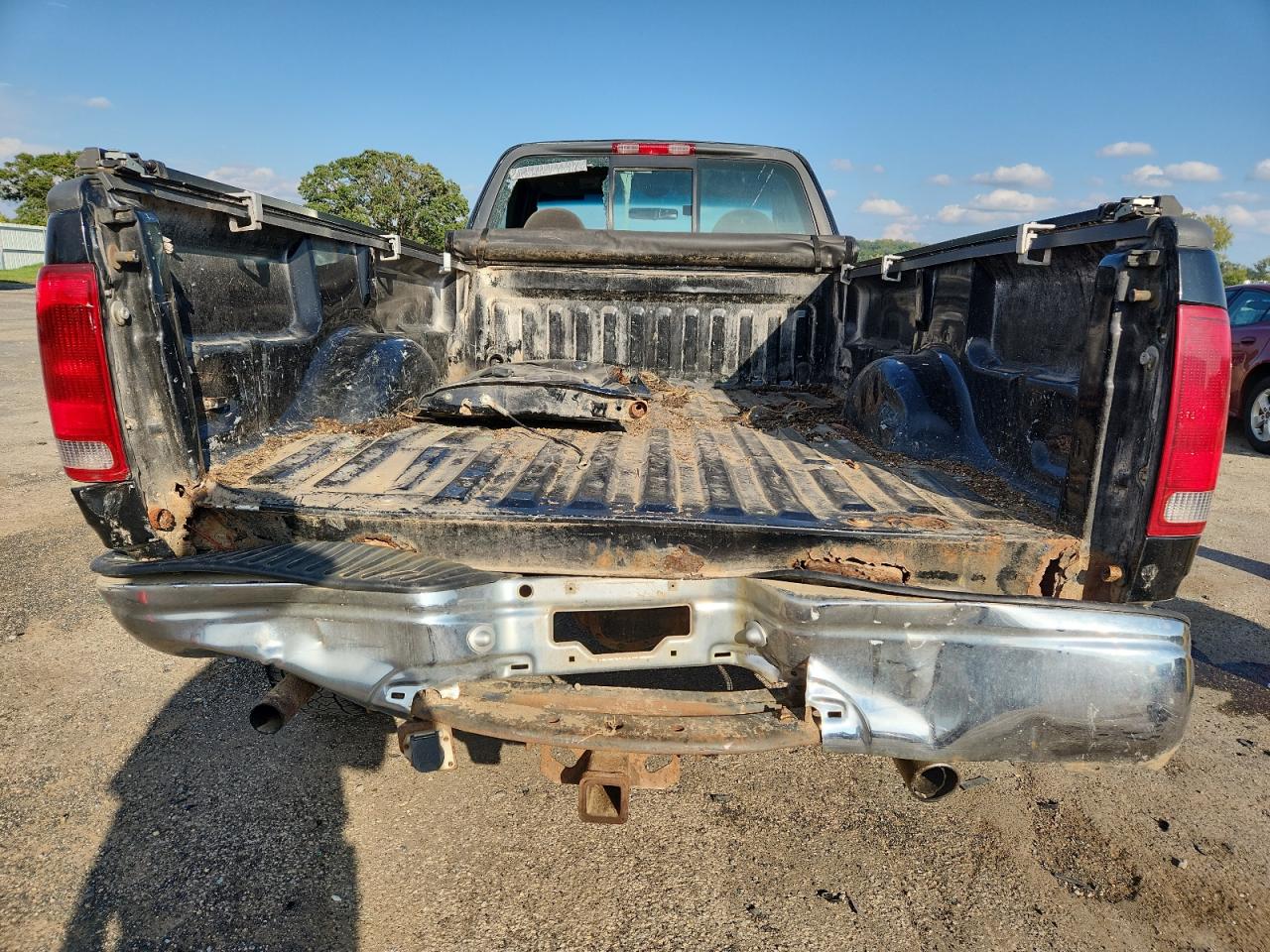 2000 Ford F150 VIN: 2FTRF18L7YCA64471 Lot: 81100235