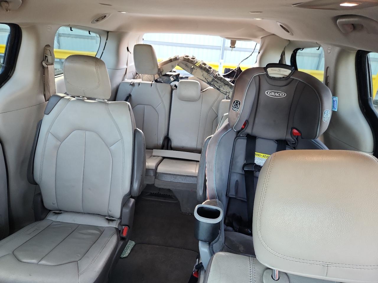 2017 Chrysler Pacifica Touring L VIN: 2C4RC1BGXHR675628 Lot: 81395275