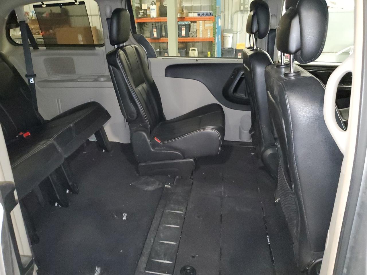 2014 Chrysler Town & Country Touring VIN: 2C4RC1BG2ER359880 Lot: 80283245