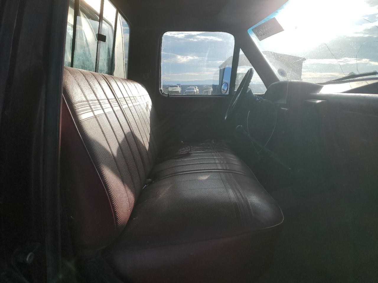 1990 Ford F250 VIN: 1FTHF25Y9LLB27523 Lot: 84455525