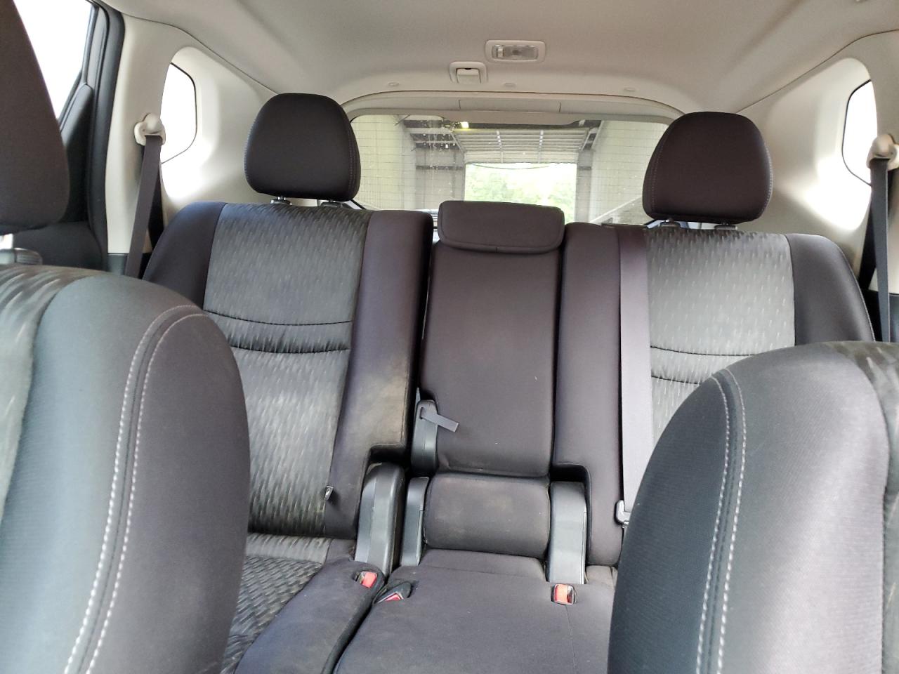 2018 Nissan Rogue S VIN: JN8AT2MT9JW450373 Lot: 71203825