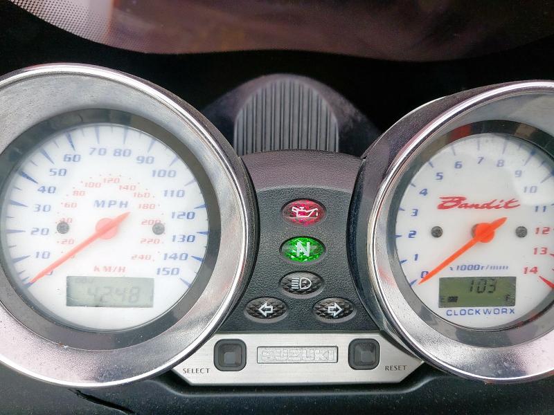 2002 SUZUKI  