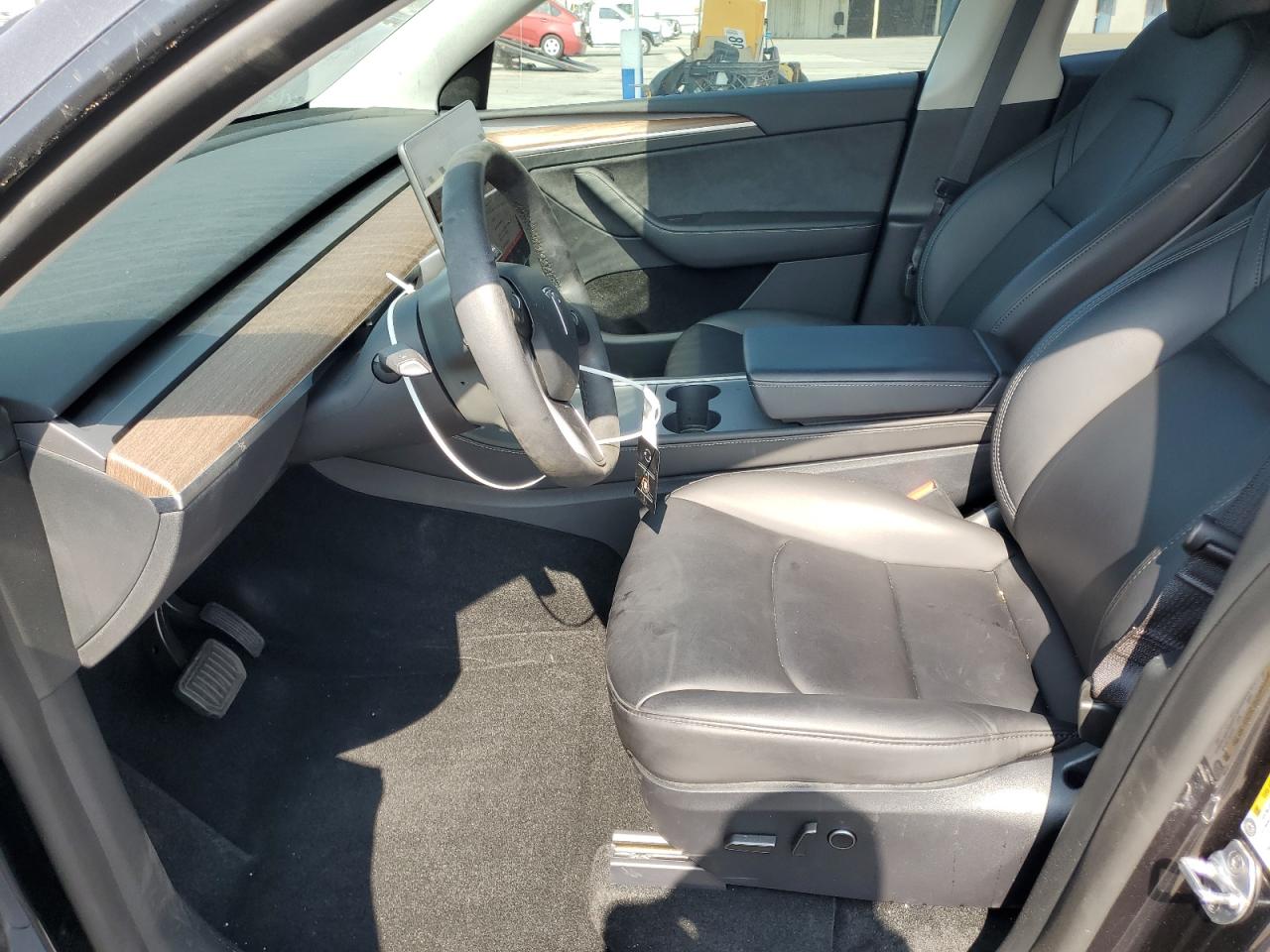 2024 Tesla Model Y VIN: 7SAYGAEEXRF196765 Lot: 80468385