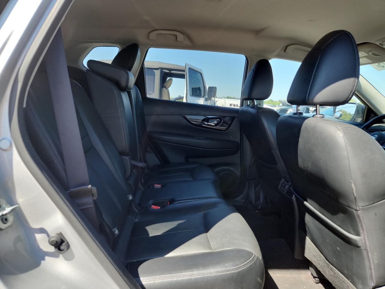 2017 Nissan Rogue S VIN: JN8AT2MT2HW143718 Lot: 71454975