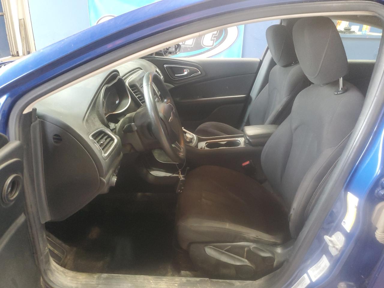 2015 Chrysler 200 Limited VIN: 1C3CCCAB0FN568965 Lot: 81614115
