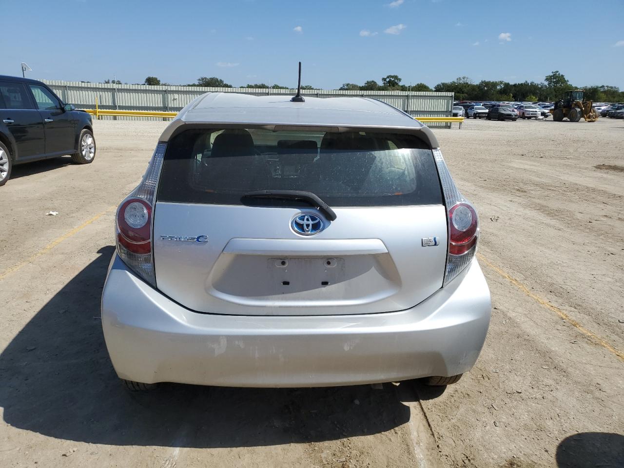 2014 Toyota Prius C VIN: JTDKDTB36E1077365 Lot: 84270755