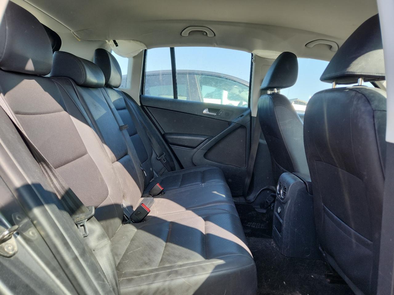 2016 Volkswagen Tiguan S VIN: WVGAV7AX4GW516293 Lot: 81141475