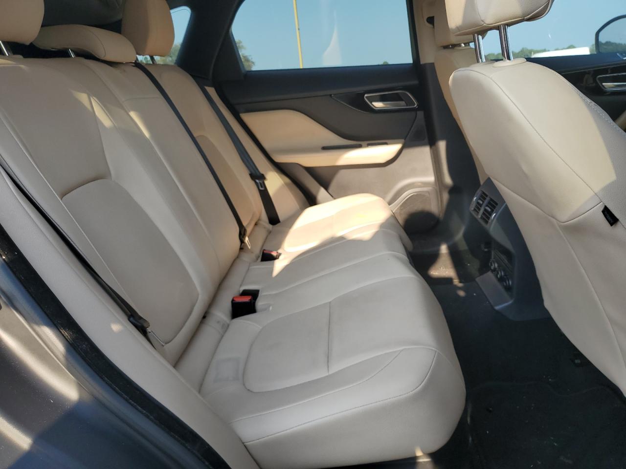 2018 Jaguar F-Pace VIN: SADCS2FX4JA273644 Lot: 81034375
