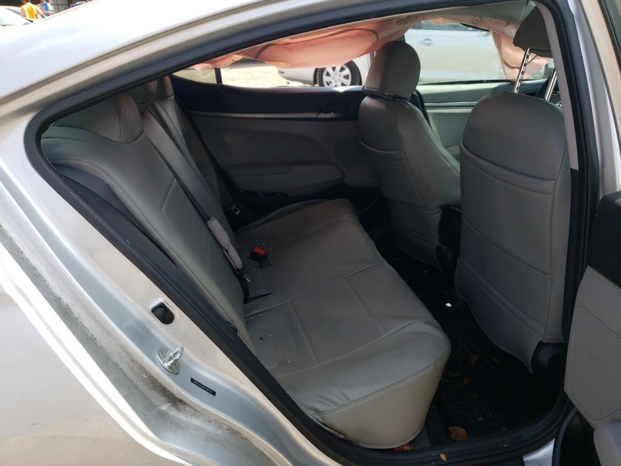 2017 Hyundai Elantra Se VIN: 5NPD74LF4HH199279 Lot: 82040025