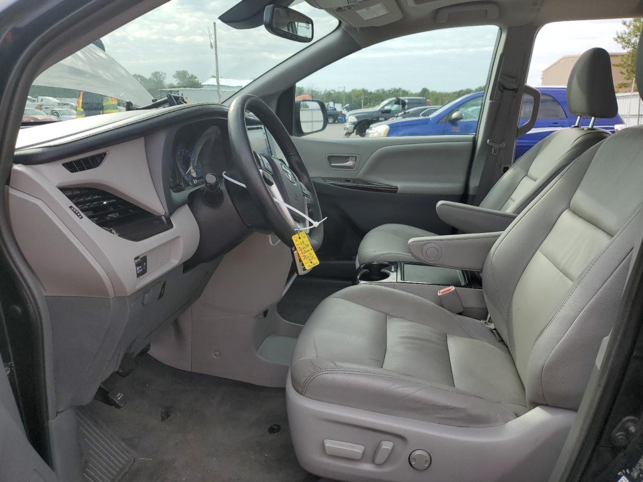 2018 Toyota Sienna Xle VIN: 5TDYZ3DC4JS955588 Lot: 84717975