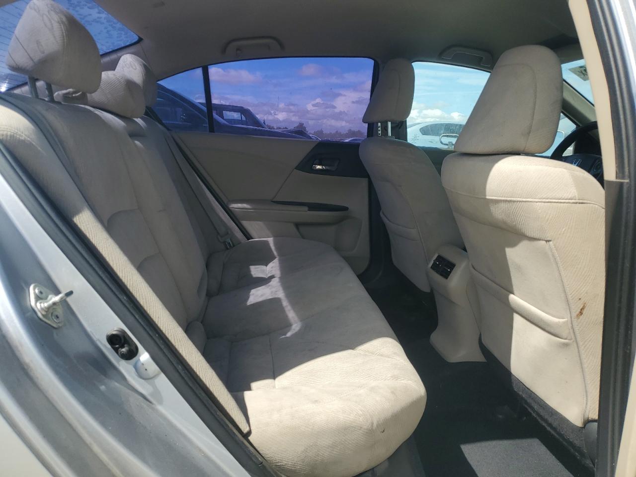 2015 Honda Accord Hybrid VIN: 1HGCR6F3XFA011812 Lot: 71683485