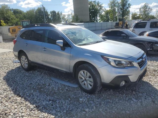  SUBARU OUTBACK 2018 Серебристый