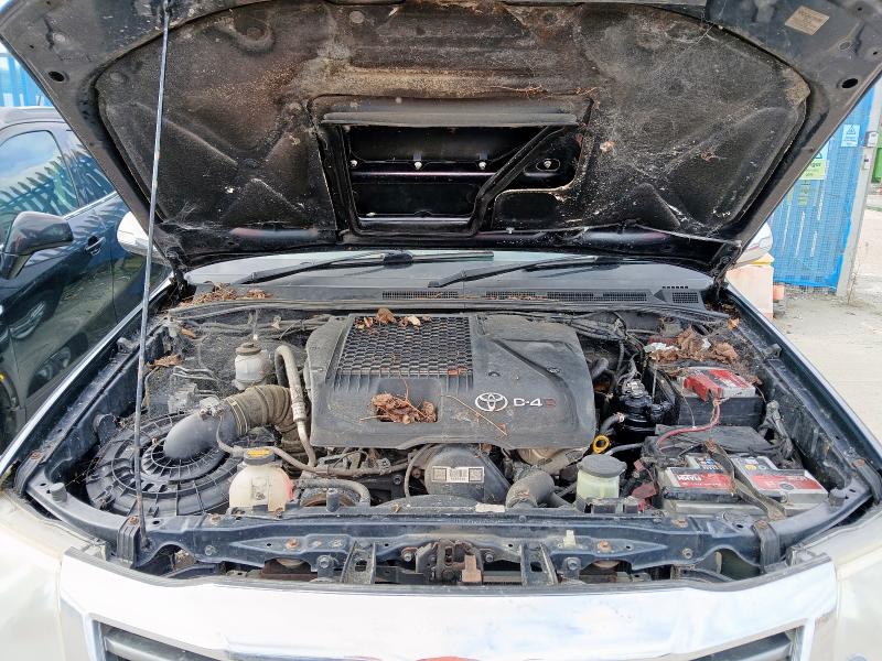 2013 TOYOTA HILUX INVINCIBLE D-4D 4X4 