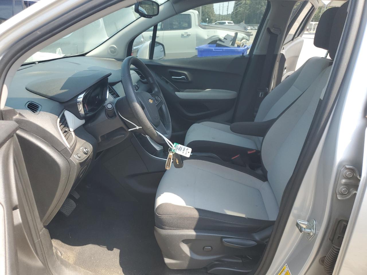 2020 Chevrolet Trax Ls VIN: 3GNCJKSB2LL319810 Lot: 80701925