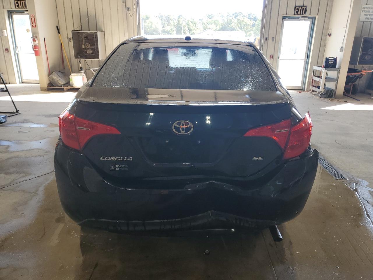 2018 Toyota Corolla L VIN: 2T1BURHE9JC061551 Lot: 71491625
