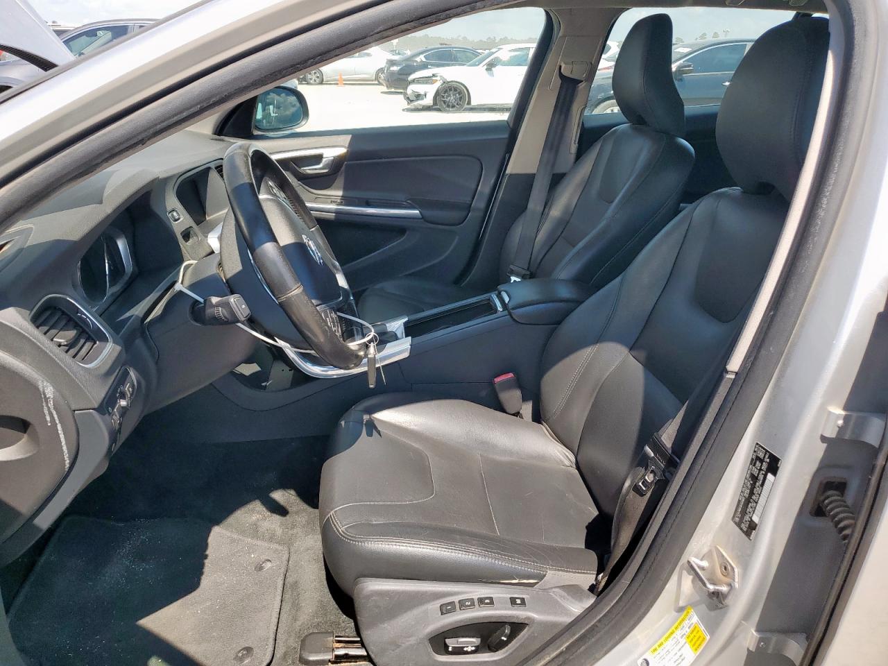 2016 Volvo V60 T5 Premier VIN: YV140MEKXG1291852 Lot: 84813555